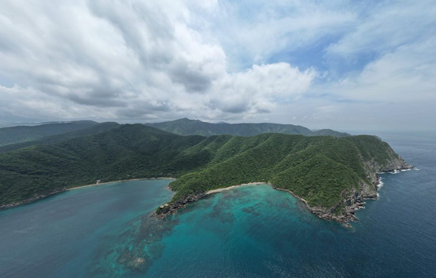 1 día en Parque Tayrona Exclusivo: Escoge tu Aventura en Gairaca y Playas Vírgenes